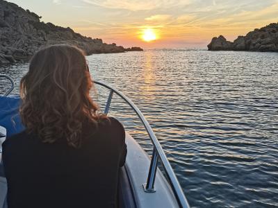 Sortie apéritive au coucher de soleil avec capitaine (tout compris)